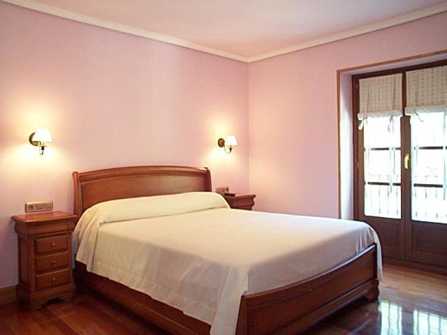 Hostal Rural Onbordi Lesaka Exterior photo